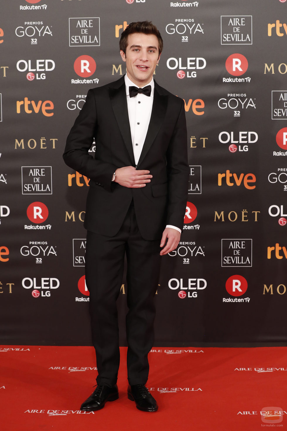 Pol Monen posa en la alfombra roja de los Premios Goya 2018