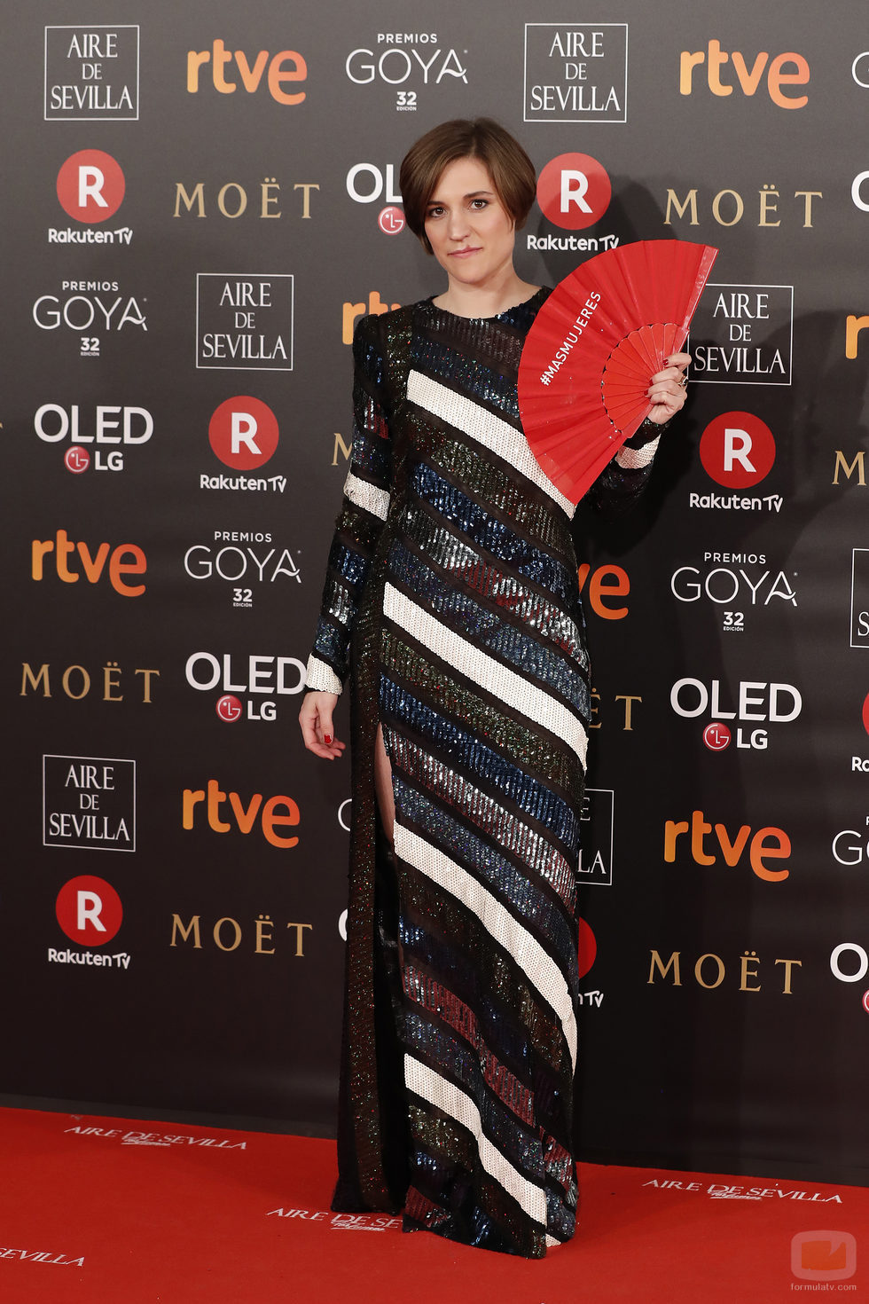 Carla Simón posa en la alfombra roja de los Premios Goya 2018