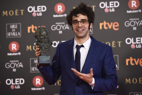 David Verdaguer posa con el premio a Mejor Actor de Reparto en los Goya 2018