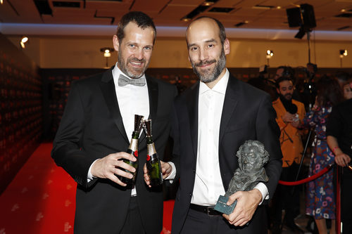 El equipo de "Handia" con su Goya 2018 a Mejor Guion Original en los Premios Goya 2018
