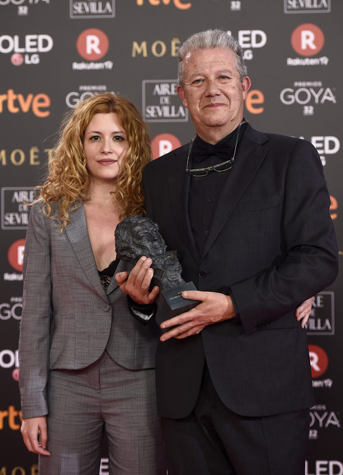 Laura Ferrés, directora de "Los desheredados" con su Premio Goya 2018 a Mejor Cortometraje Documental