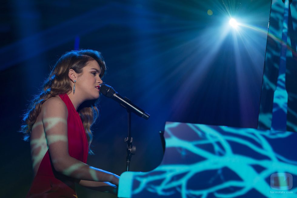 Amaia interpreta "Miedo" a piano en la gran Final de 'OT 2017'