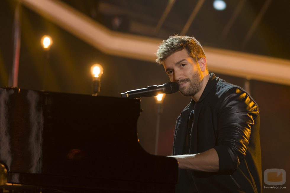 Pablo Alborán cantando en la Gala Final de 'OT 2017'
