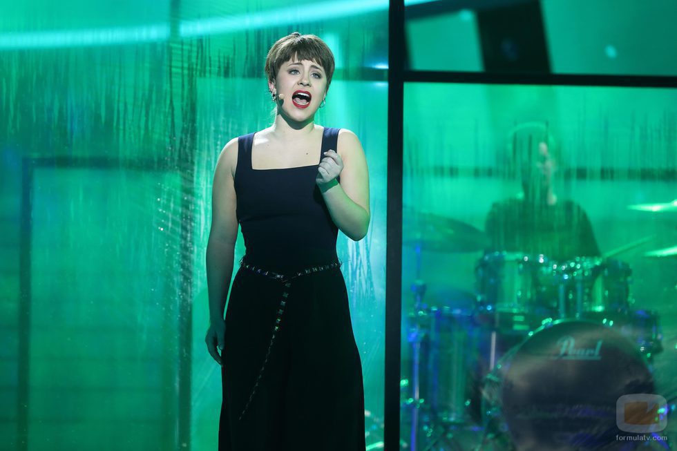 Lucía Gil imita al grupo The Cranberries en la gala 17 de 'Tu cara me suena'