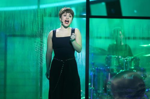 Lucía Gil imita al grupo The Cranberries en la gala 17 de 'Tu cara me suena'