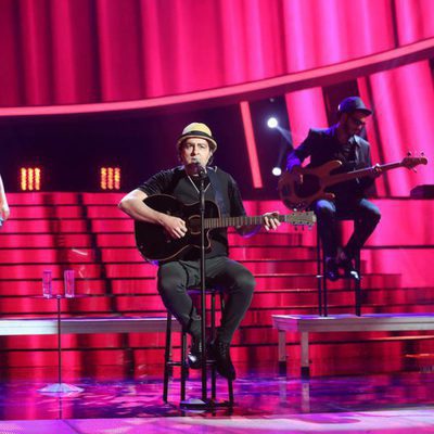 Raúl Pérez imitando a Joaquín Sabina en la gala 17 de 'Tu cara me suena'