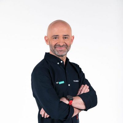 Antonio Lobato posa por su incorporación al equipo de Movistar F1