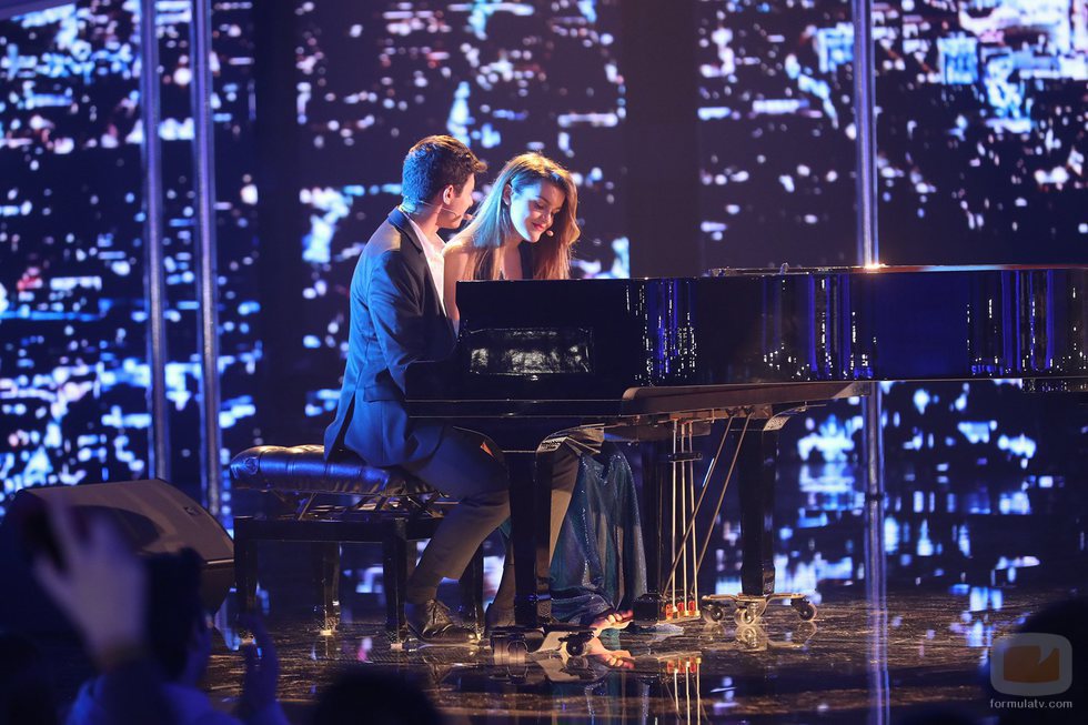 Alfred y Amaia, al piano, cantan "City of stars" en la Gala Fiesta de 'OT 2017'