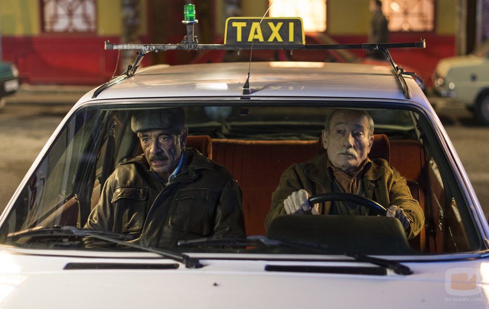 Antonio Alcántara se monta en un taxi en 'Cuéntame cómo pasó'