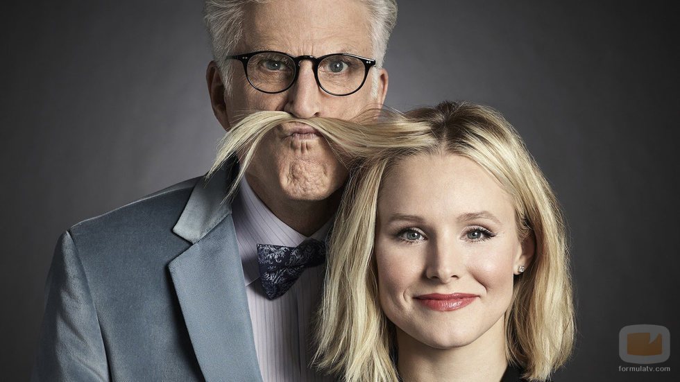 Eleanor y Michael en una de las fotos promocionales de la primera temporada de 'The Good Place'