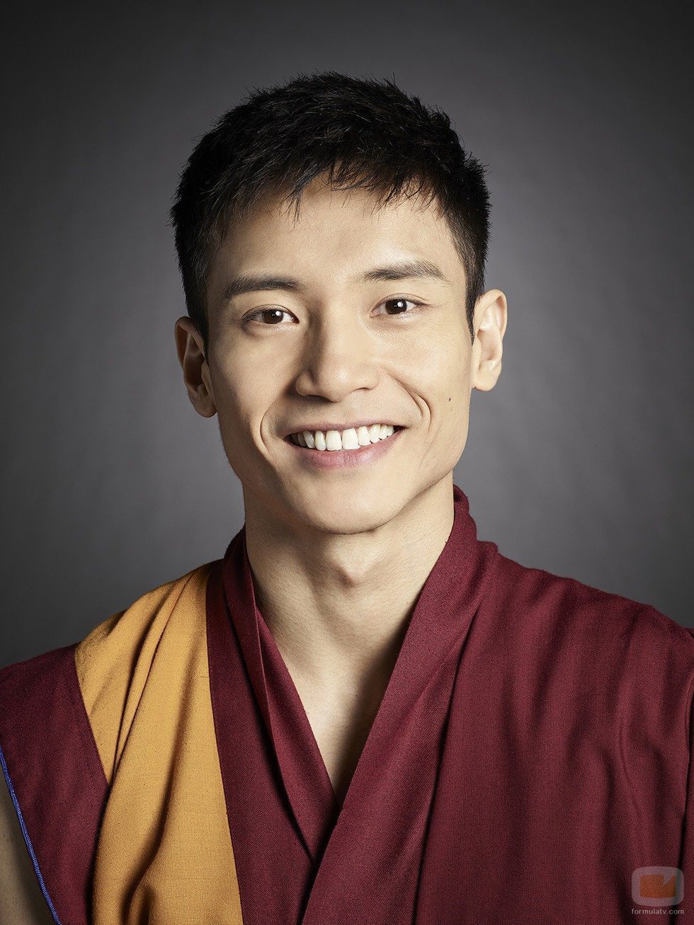 Manny Jacinto es Jason en 'The Good Place'