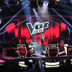 Jesús Vázquez en el plató de 'La Voz Kids 4'