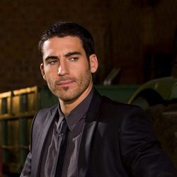 Miguel Ángel Silvestre en un capítulo de la serie 'Sin tetas no hay paraíso'