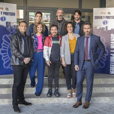Las nuevas incorporaciones y los protagonistas en la presentación de la segunda temporada de 'Servir y proteger'