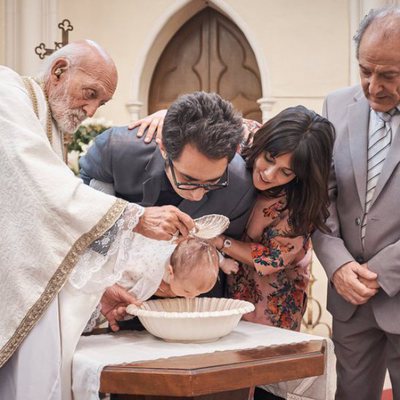 Berto y Sandra bautizan a Lucas en 'Mira lo que has hecho'