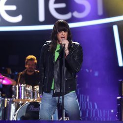 David Amor hace de Joey Ramone de Ramones en la gala 19 de 'Tu cara me suena'