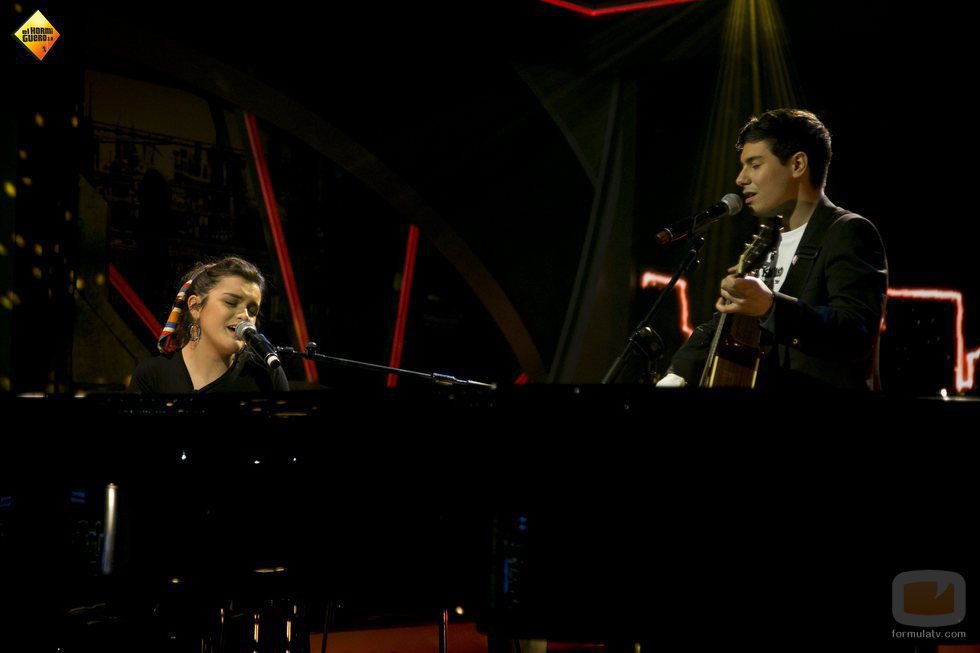 Amaia y Alfred cantando "Tu canción" en 'El Hormiguero'