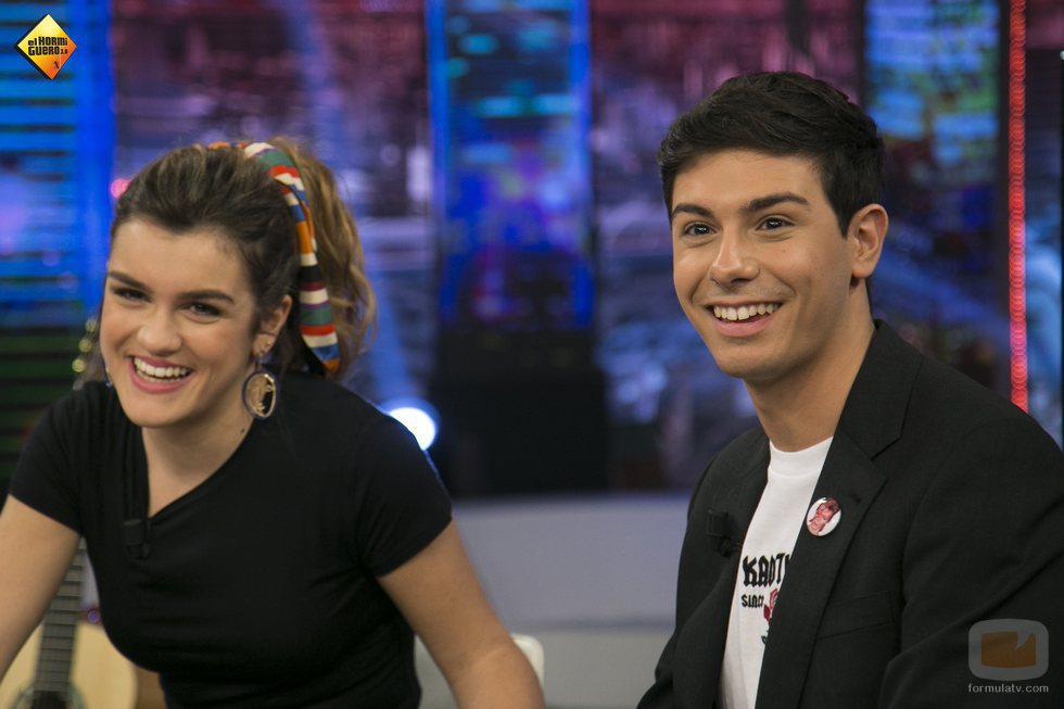 Alfred y Amaia, sonrientes durante su visita a 'El Hormiguero'