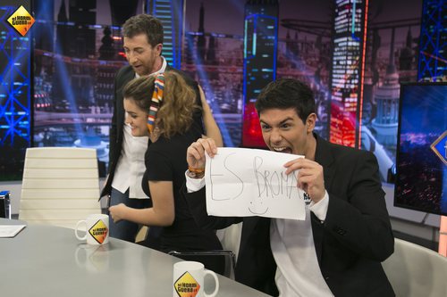 Alfred y Amaia gastan una broma a Pablo Motos durante su visita a 'El Hormiguero?