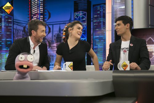 Amaia y Alfred junto a Pablo Motos y Trancas en 'El Hormiguero'