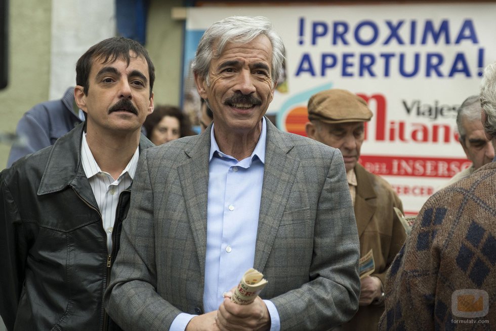 Imanol Arias sonriente en el capítulo 335 de 'Cuéntame cómo pasó'