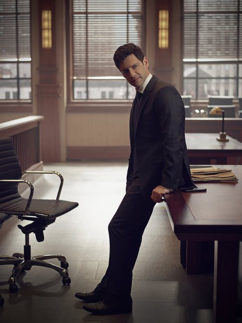 Justin Bartha en el juzgado de 'The Good Fight'