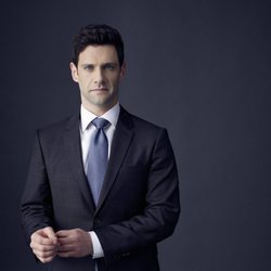 Justin Bartha posa como Colin Morrello en 'The Good Fight'