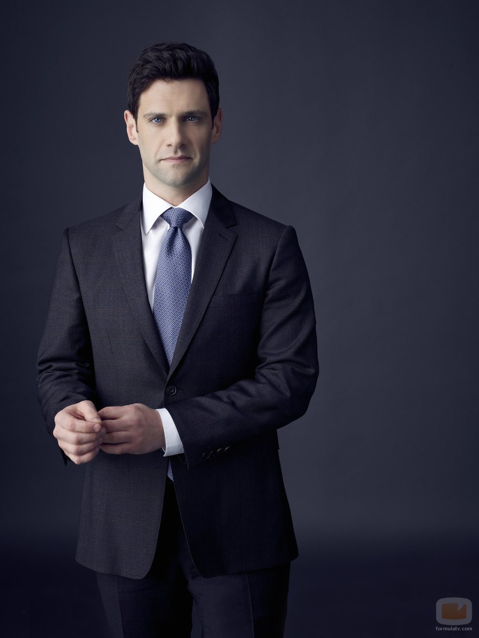 Justin Bartha posa como Colin Morrello en 'The Good Fight'