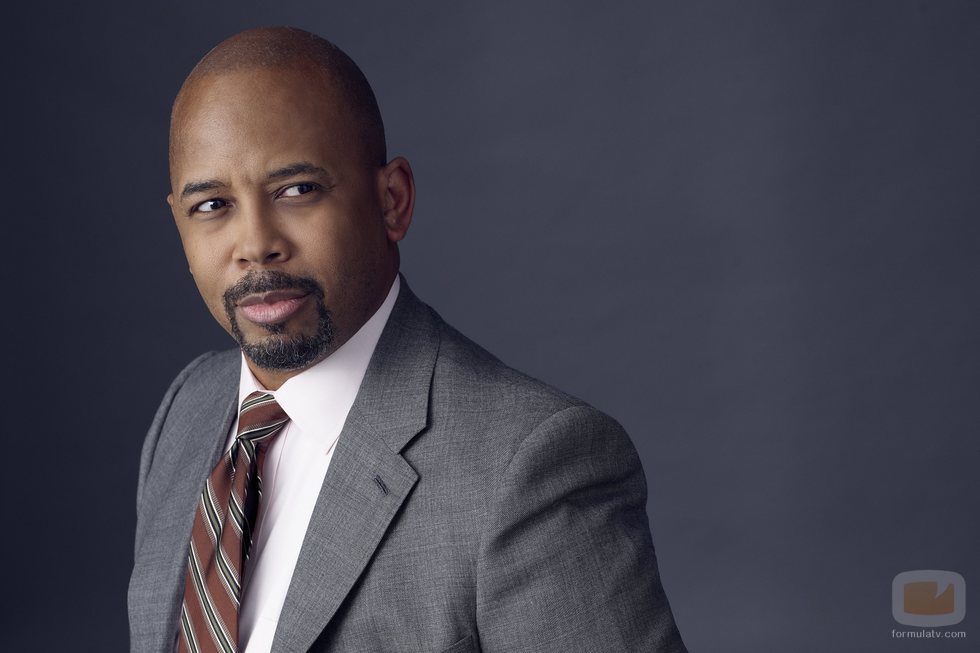 Michael Boatman posa como Julius Cain en la imagen promocional de 'The Good Fight'