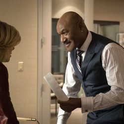 Diane Lockhart y Adrian Boseman hablan en 'The Good Fight'