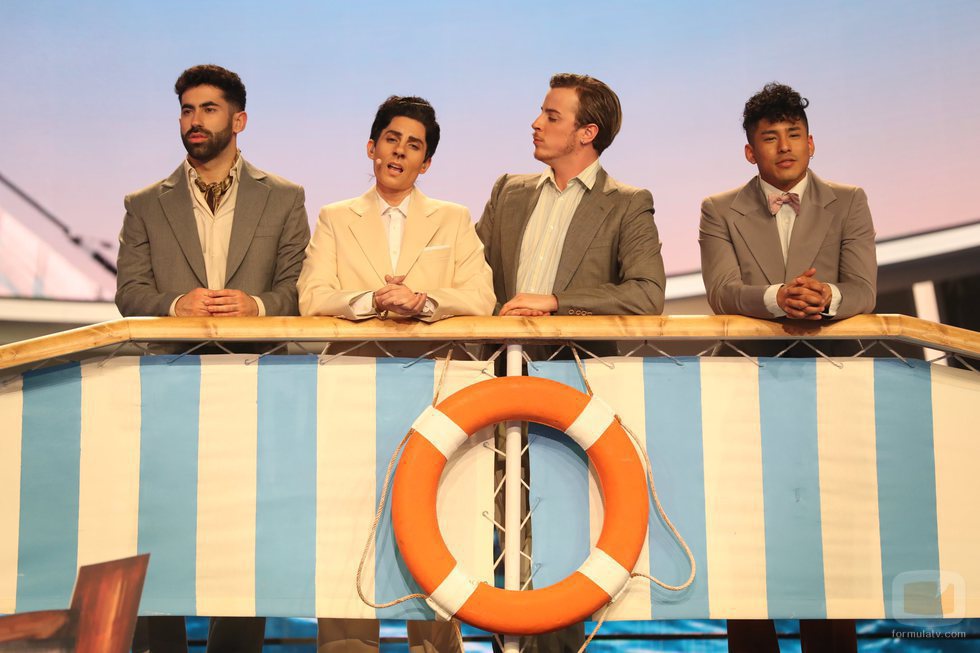 Diana Navarro es Antonio Molina en la gala final de 'Tu cara me suena'