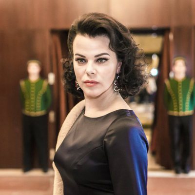 Debi Mazar se mete en la piel de Ava Gardner en 'Arde Madrid'