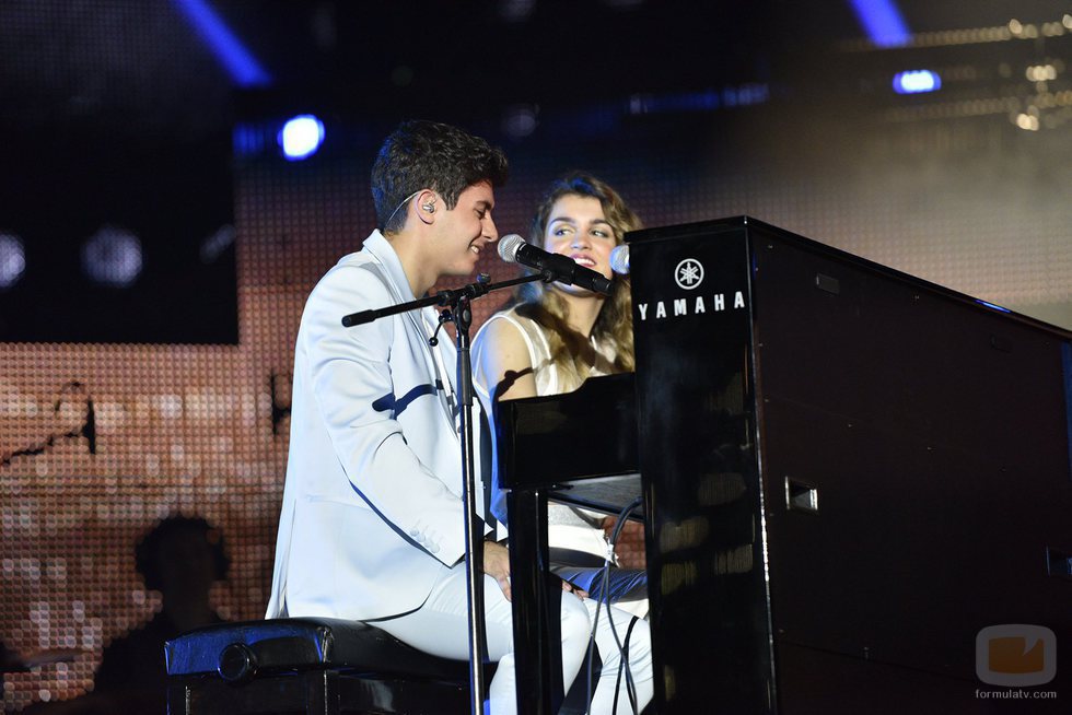 Amaia y Alfred cantan "City of Stars" en el primer concerto de la Gira de 'OT 2017'