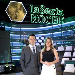 Iñaki López y Andrea Ropero, presentadores de 'laSexta Noche'
