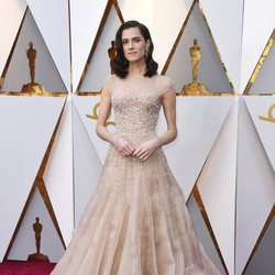 Allison Williams posa en la alfombra roja de los Oscar 2018