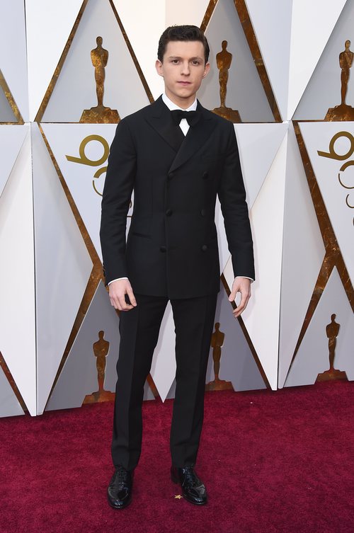 Tom Holland posa en la alfombra roja de los Oscar 2018