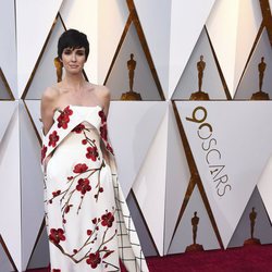 Paz Vega posa en la alfombra roja de los Oscar 2018