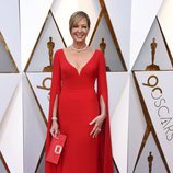 Allison Janney posa en la alfombra roja de los Oscar 2018