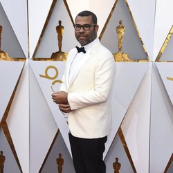 Jordan Peele posa en la alfombra roja de los Oscar 2018