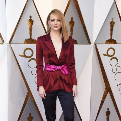 Emma Stone posa en la alfombra roja de los Oscar 2018
