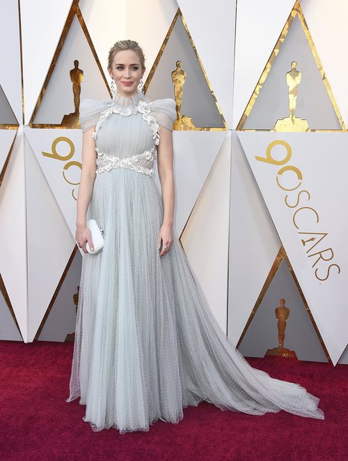 Emily Blunt posa en la alfombra roja de los Oscar 2018
