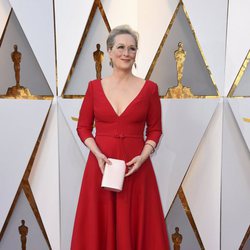 Meryl Streep posa en la alfombra roja de los Oscar 2018