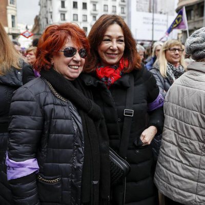 Ana Rosa Quintana y Rosa Villacastín, en la manifestación del 8 de marzo