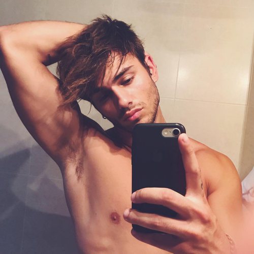 Sergio Carvajal, concursante de 'Supervivientes 2018', se fotografía desnudo