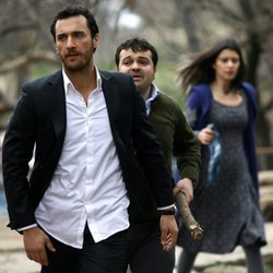 Mustafá, Rahmi y Fatmagül en la primera temporada de la telenovela turca 'Fatmagül'