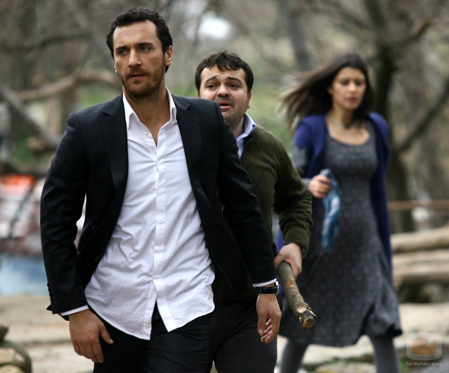 Mustafá, Rahmi y Fatmagül en la primera temporada de la telenovela turca 'Fatmagül'