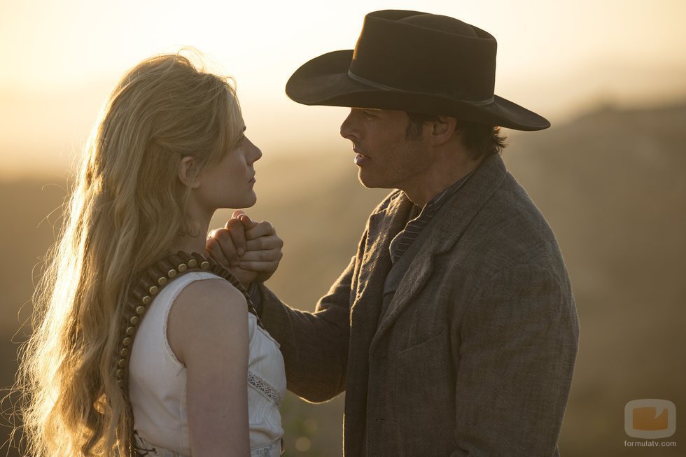 Dolores y Teddy, en la segunda temporada de 'Westworld'