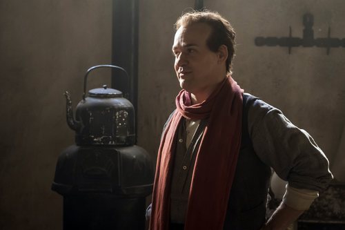 T. R. Knight en la segunda temporada de 'Genius'