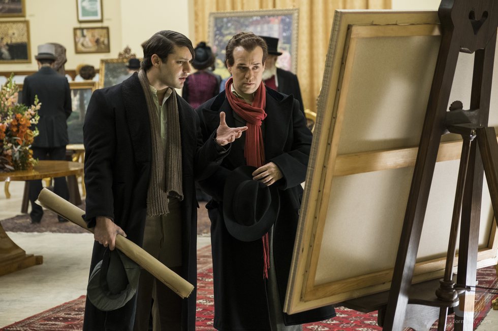 Picasso y Max Jacob miran un cuadro en 'Genius'