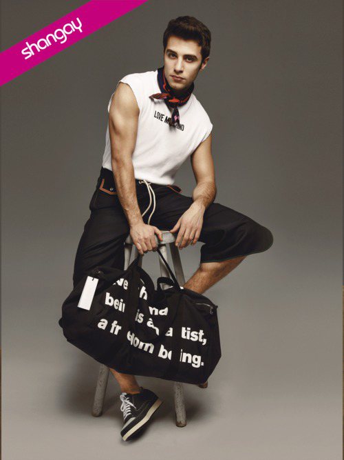 Pol Monen, a lo "Grease", en la sesión de fotos de Shangay